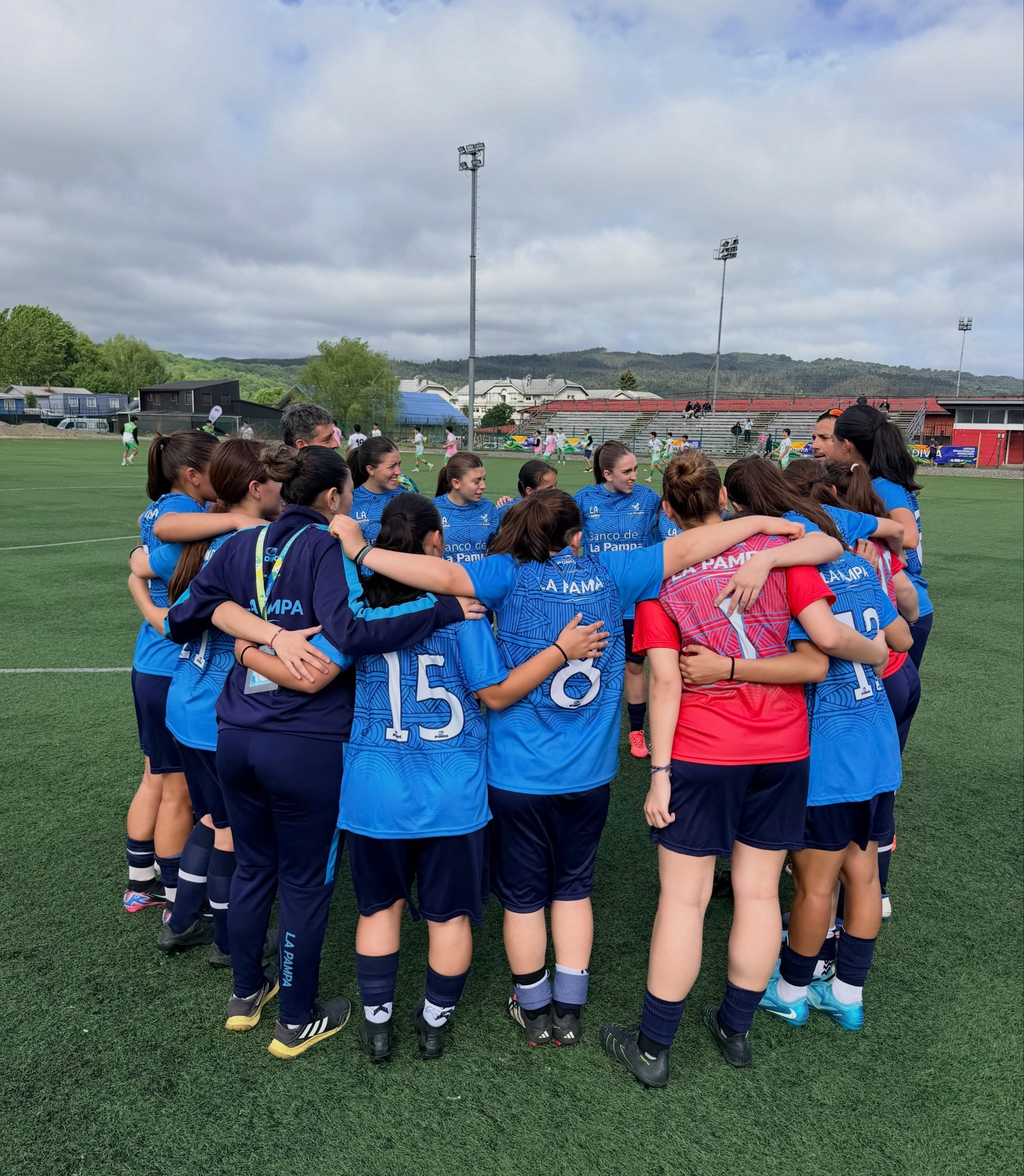 El plantel femenino de La Pampa, en otra imagen de la publicación oficial que anunció la final de los Araucanía 2026. Foto: Deportes La Pampa.