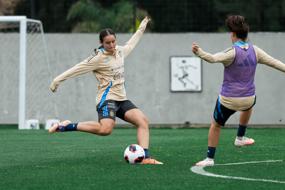 Trabajo con pelota de la Selección Argentina femenina Sub-17