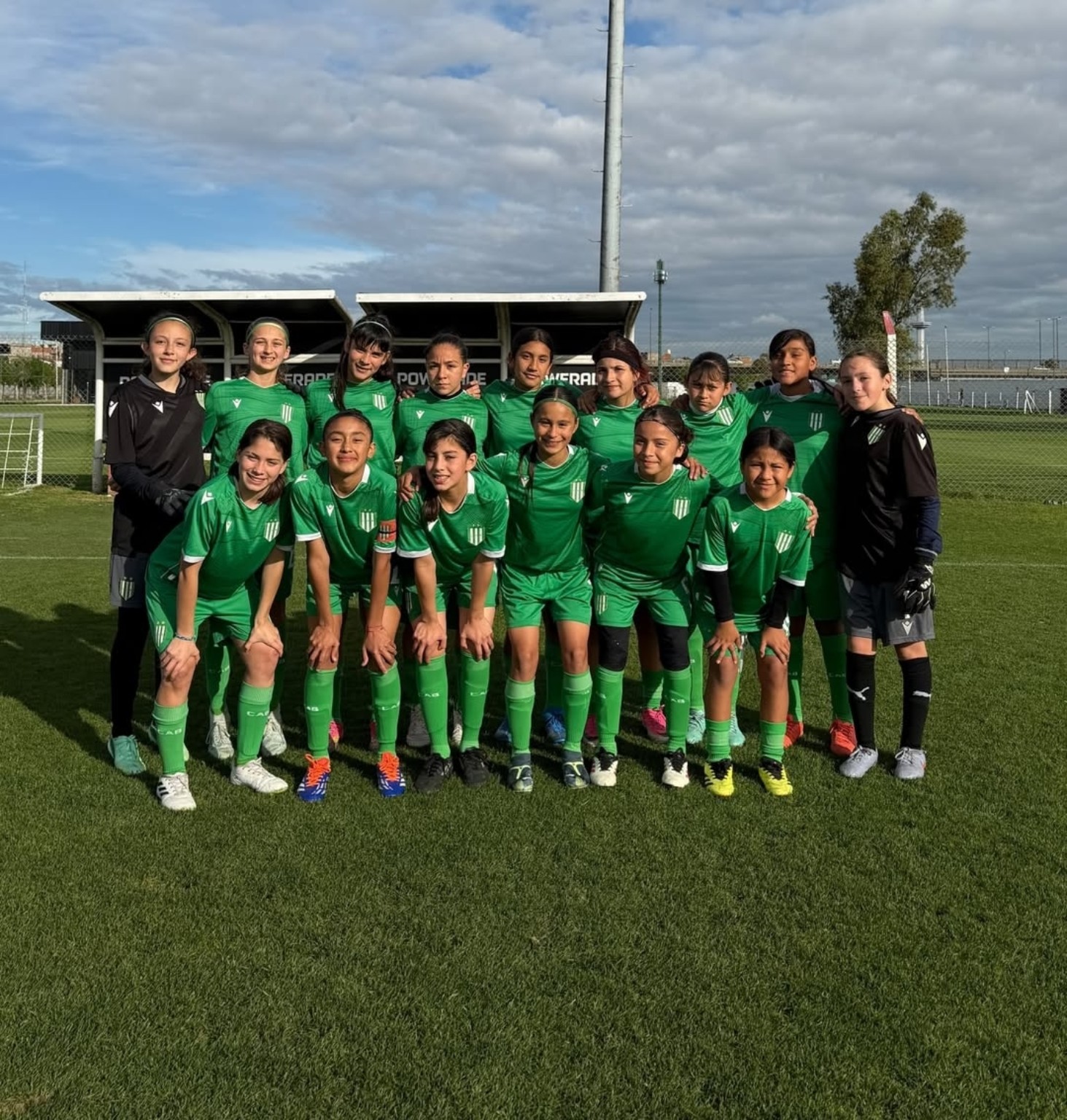 El plantel femenino Sub-12 de Banfield